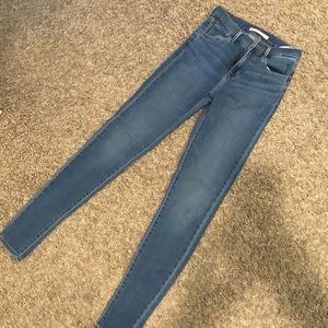 720 High Rise Super Skinny Levi Jeans